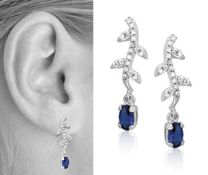zilveren klassieke oorbellen met blauwe steen
